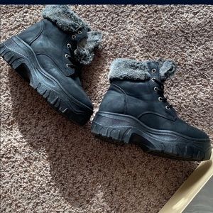 Super cute chunky furry boots! Say size 8 but fits like a 7-7.5